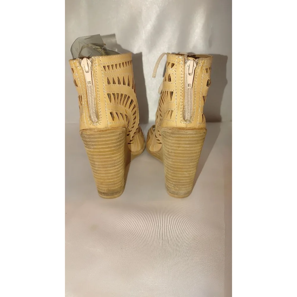 Jeffrey Campbell Rodillo Lace Ups Size 7.5